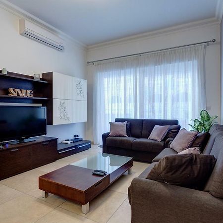 Gorgeous Apartment With Terrace In Fort Cambridge, Pool Sliema Ngoại thất bức ảnh