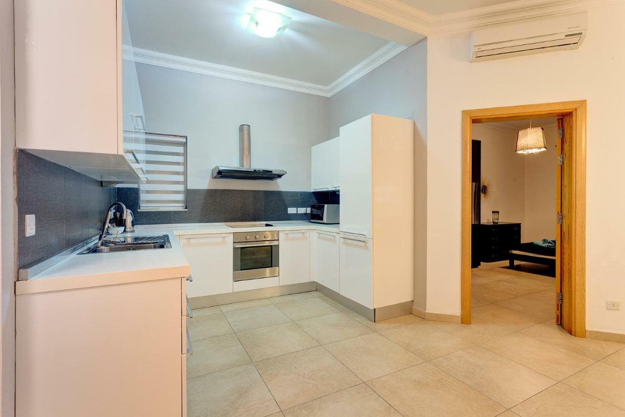 Gorgeous Apartment With Terrace In Fort Cambridge, Pool Sliema Ngoại thất bức ảnh