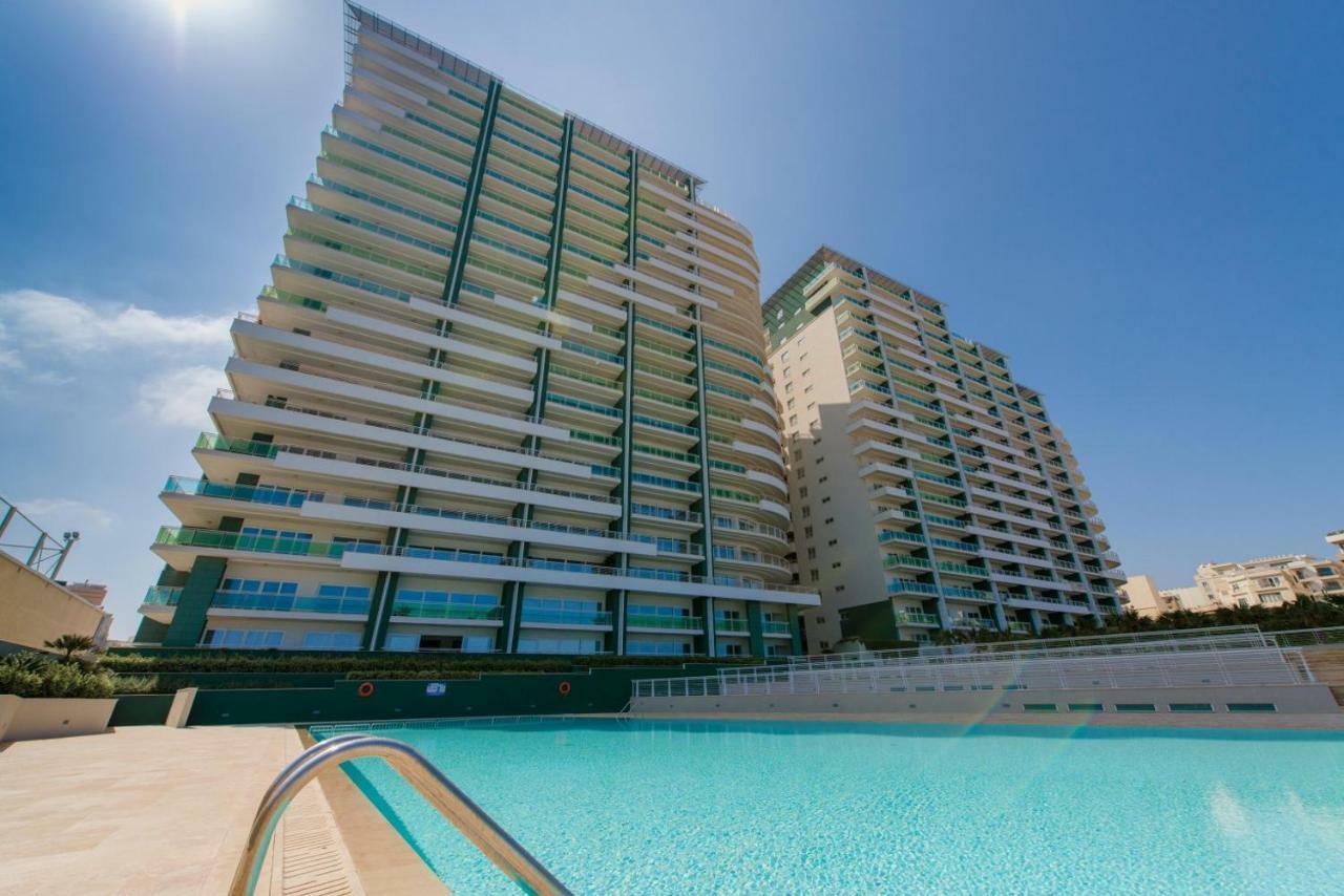 Gorgeous Apartment With Terrace In Fort Cambridge, Pool Sliema Ngoại thất bức ảnh