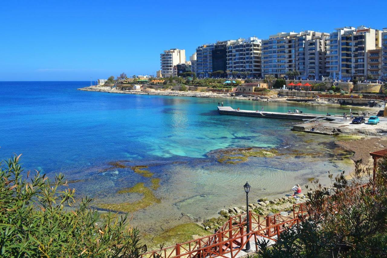 Gorgeous Apartment With Terrace In Fort Cambridge, Pool Sliema Ngoại thất bức ảnh