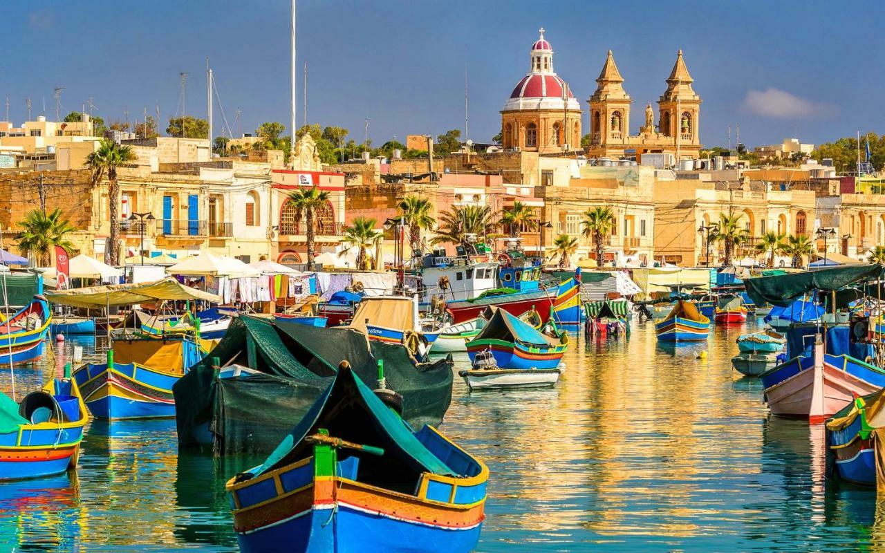 Gorgeous Apartment With Terrace In Fort Cambridge, Pool Sliema Ngoại thất bức ảnh